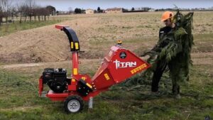 GL&D Titan Wheeled Bio Woodchipper