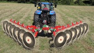 Enorossi POWER RAKE “V” Frame Wheel Rake with Central Joint