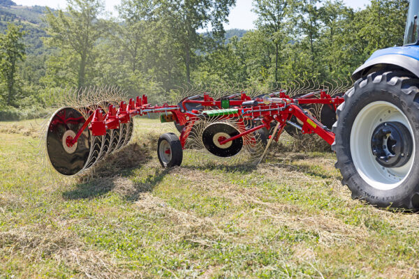 V Wheel Rakes Enorossi POWER RAKE “V” Frame Wheel Rake with Central Joint - AMIA